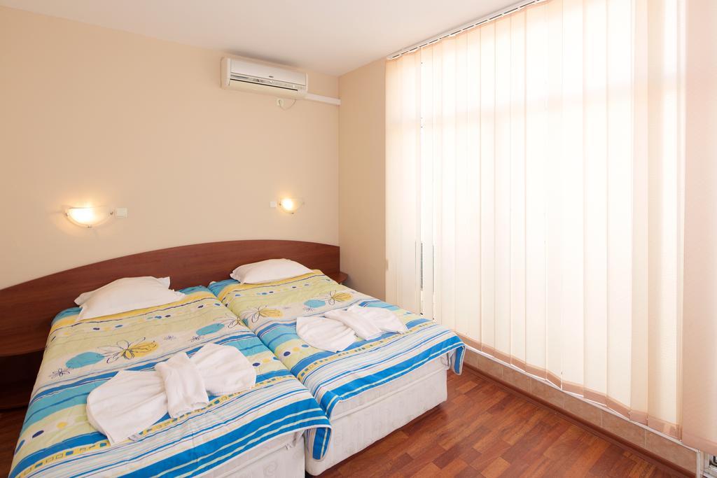Red House Guest House Nesebar Bilik gambar