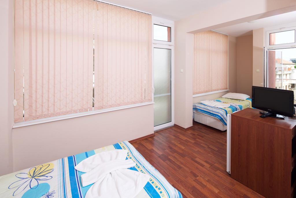 Red House Guest House Nesebar Bilik gambar